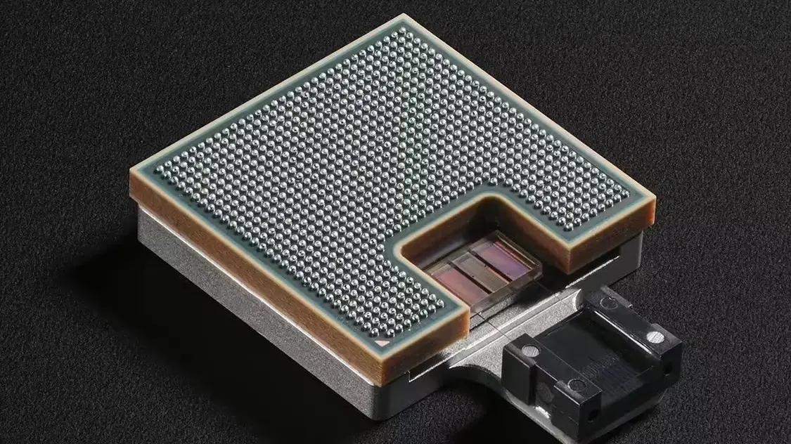 IBM 的共封装光学模块