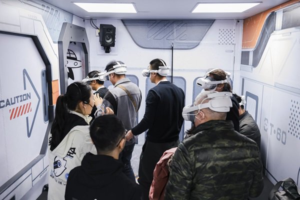 龙程VR“星际旅客”全感沉浸式剧场震撼亮相2025北京游乐展|VR_新浪财经_新浪网
