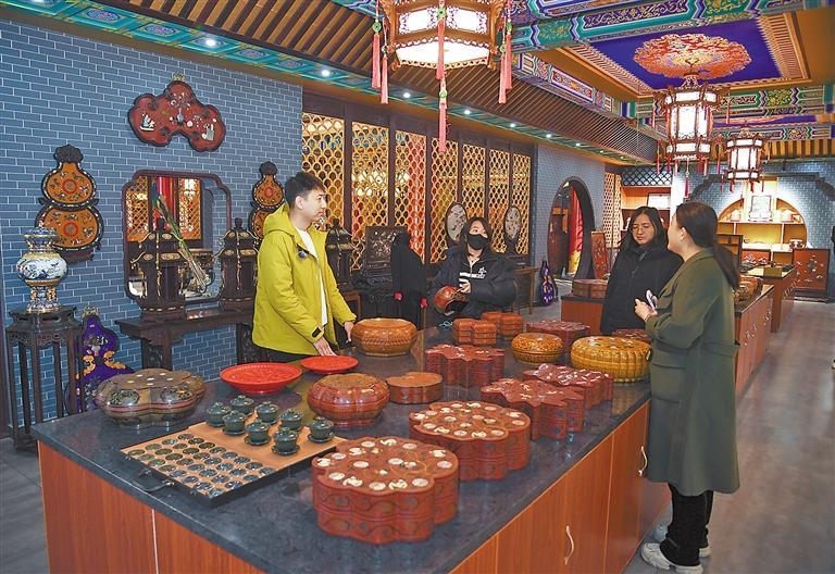 “宫廷新造办”展“八绝”新魅力|非遗_新浪财经_新浪网