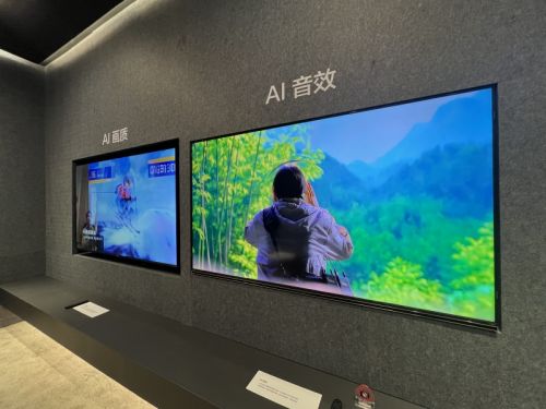 （左：其他电视；右：创维嵌入式电视G6F）