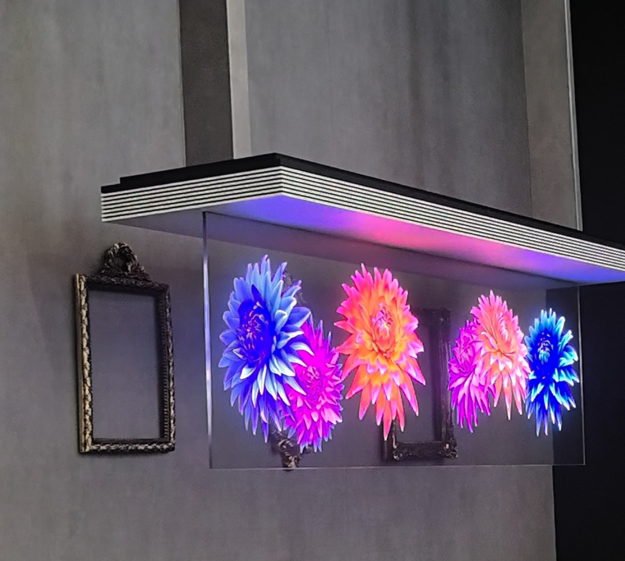 三星透明Micro LED屏幕 图源：时代周报/摄