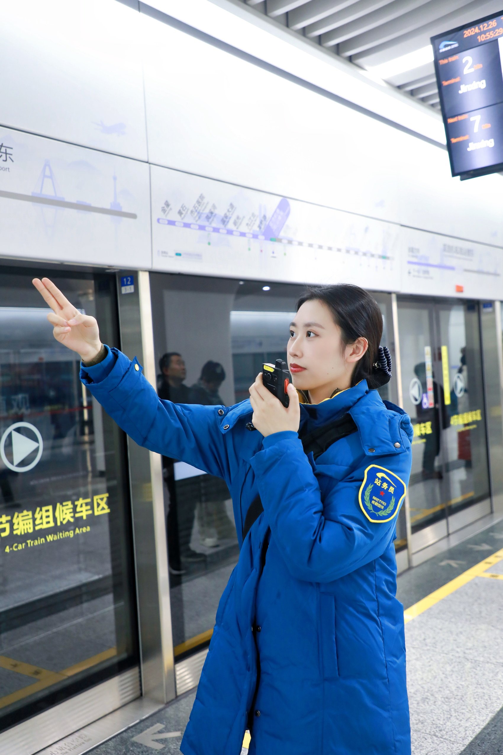 成都地铁"00后"司机"专业版极限操作"火爆全网!