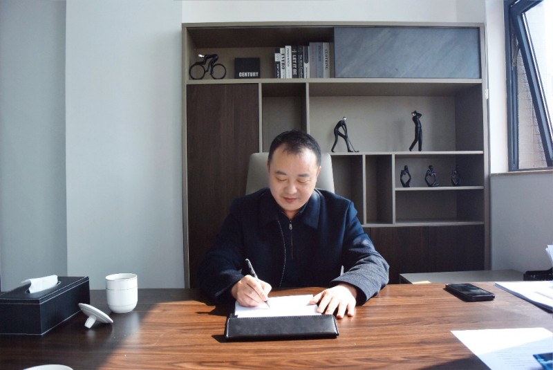灵思<a href=http://www.newskj.org/news/kjxx/ target=_blank class=infotextkey>科技</a>董事长何晋辉受邀「企业家日报」专访:成长创新数字未来的行动者! Aloudata「NoETL+大模型=万数皆可问」企业级解决方案发布