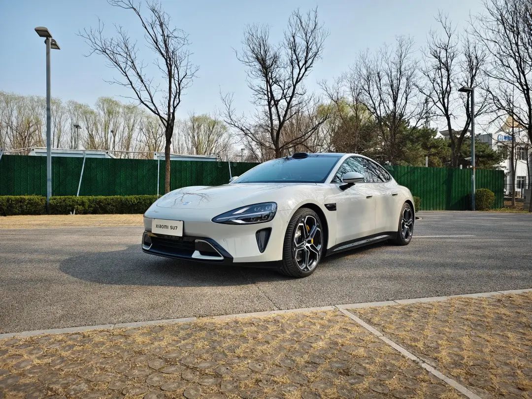 小米暴跌6%！雷军下场割韭菜了？