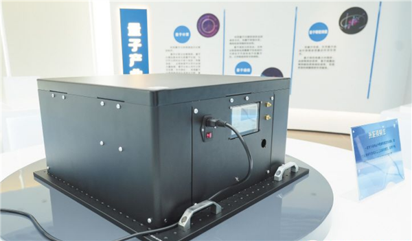 ▲ 光腔锁频仪