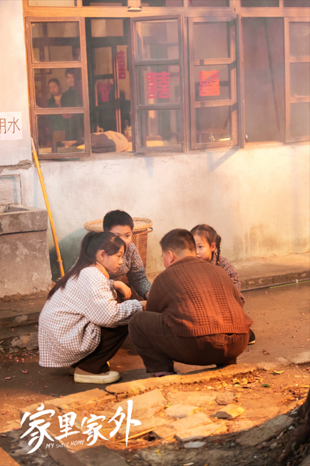 突然爆火!拍摄17天,成本仅300万元,3天破10亿播放!总制片人谈演员:想当爱豆的一律不签,要搞粉丝见面的也不签|家里家外_新浪财经_新浪网