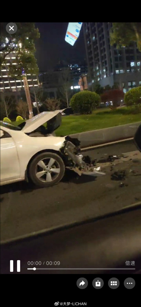 追尾小米YU7车辆（图源微博）