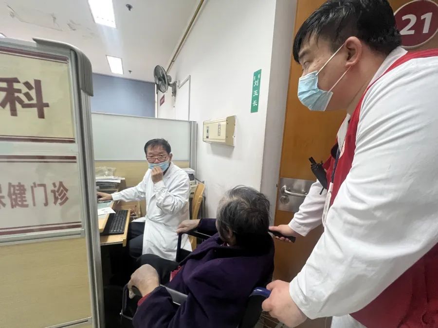 北京阜外医院、24小时专业跑腿服务	陪诊跑腿服务一站式解决您就医黄牛票贩子号贩子挂号的简单介绍