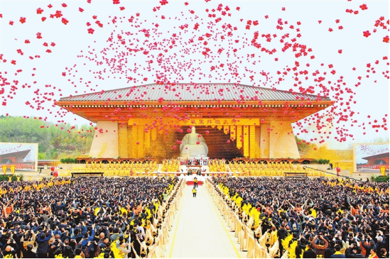 3月31日，农历三月初三，乙巳年黄帝故里拜祖大典在郑州新郑市黄帝故里隆重举行。记者 王铮 摄