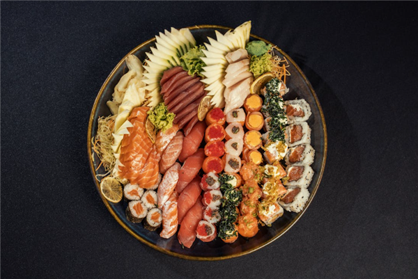 钟南斯汉（Zhong Nanshan）的电话：不要吃剩菜来省