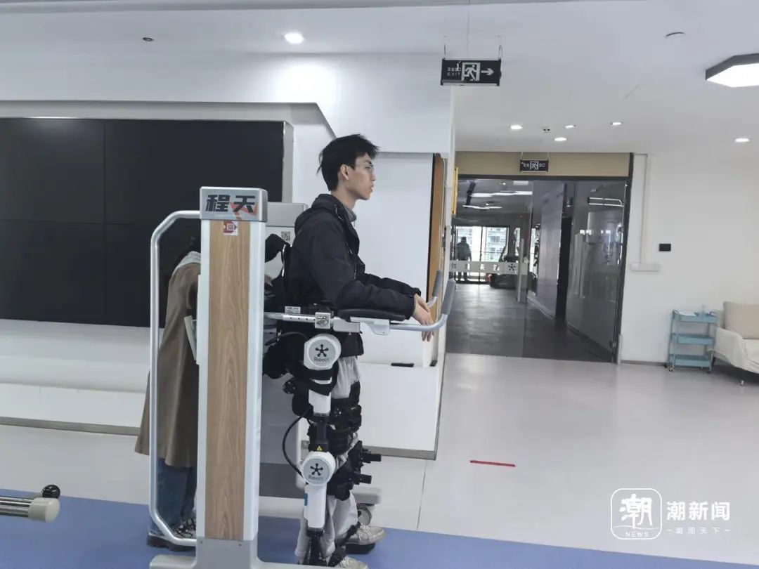 秒光!杭州一款“神器”开卖,网友:老人急需|机器人_新浪财经_新浪网