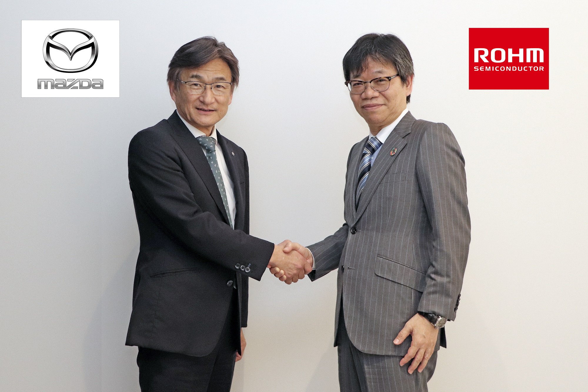 （左）马自达董事、专务执行官兼CTO广濑一郎／（右）罗姆董事、专务执行官 东克己