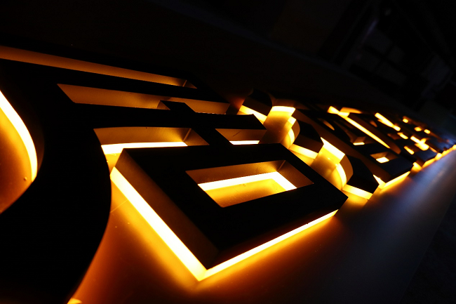 佳能EOS R100配RF-S 18-45mm F4.5-F6.3 IS STM拍摄