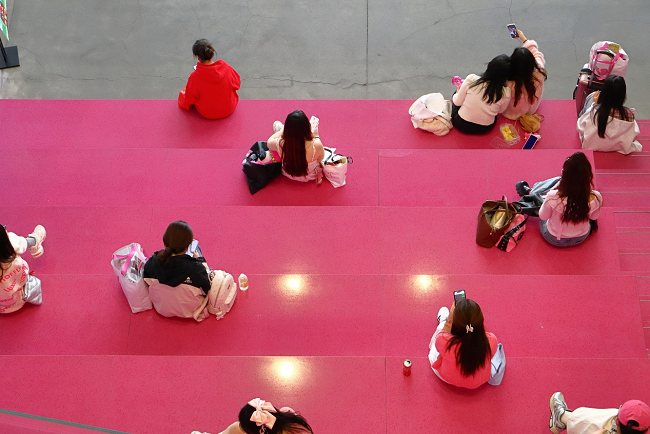 佳能EOS R100配RF-S 18-45mm F4.5-F6.3 IS STM拍摄