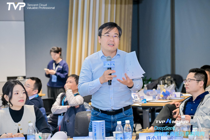 《知识增强大模型》作者、前达观数据副总裁、腾讯云 TVP 王文广