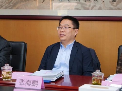 △ 广西玉林市委常委、副市长张海鹏在座谈会