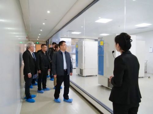 △ 玉林市政府领导一行参观华夏源GMP基地