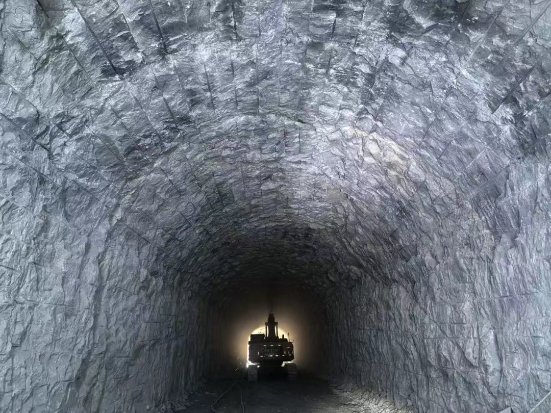 中国华电在金沙江上游建设的昌波水电站引水隧洞1号支洞开挖