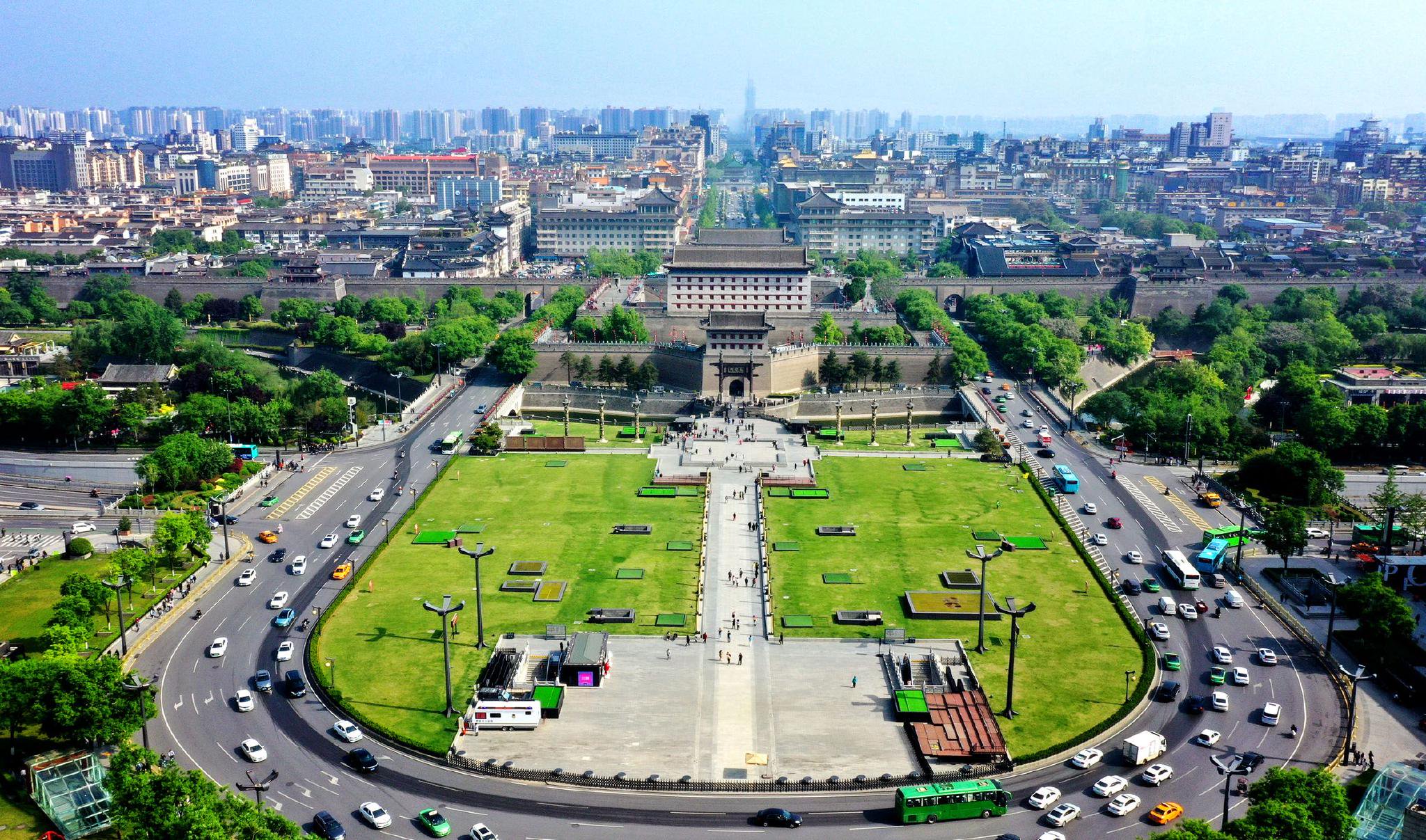 西安城墙景区永宁门文化广场（无人机照片）。记者 刘潇 摄