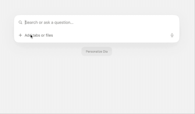 类似ChatGPT调用GPTs的方式，Dia也支持通过@调用各个网页标签。