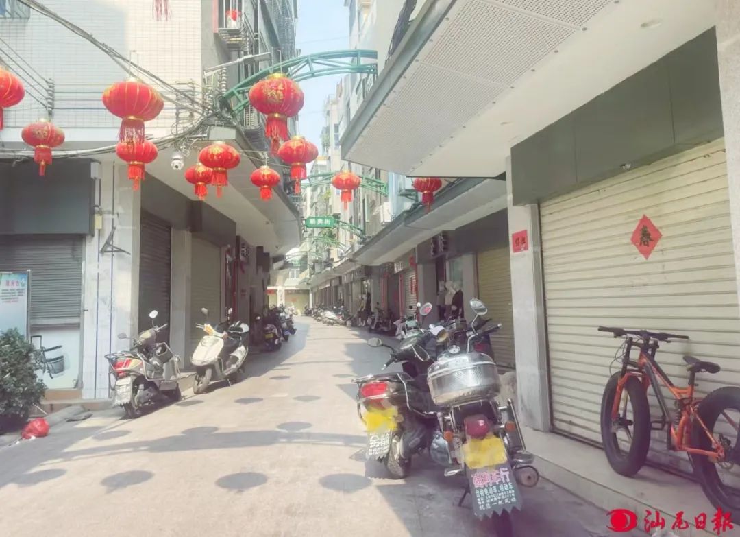 空荡荡的联兴街。