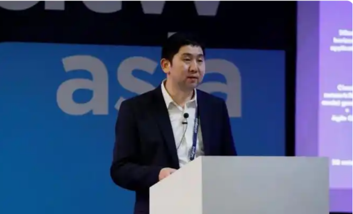 独家：某运营商人事变动！他调任这个部门副总经理 他给人印象最深刻之一的是英语口语真流利！|中国电信|运营商|运营部_新浪科技_新浪网