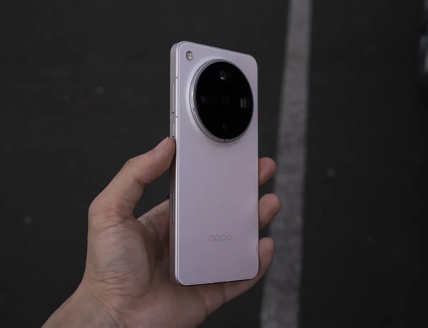 「OPhone 属于自己的 Pro Max」｜ 图片来源：极客公园