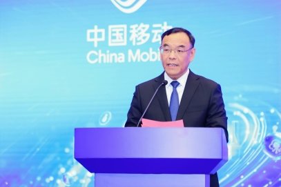 中国移动浙江公司总经理杨剑宇介绍公司在推进5G-A和人工智能融合创新方面取得的成效