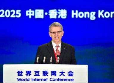 互联网名称与数字地址分配机构（ICANN）全球副总裁温尼·马科夫斯基。光明网记者潘迪/摄