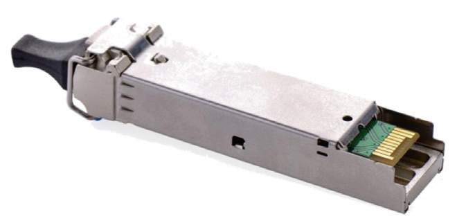 图5 用光纤取代铜缆，需要OIO chiplet（芯粒）连接GPU