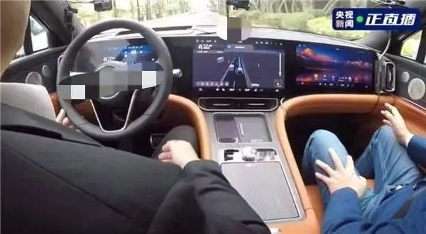 各种智驾直播层出不穷，图自直播回放