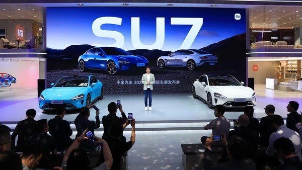 外国记者在中国遇到电动汽车的浪潮：它已经领