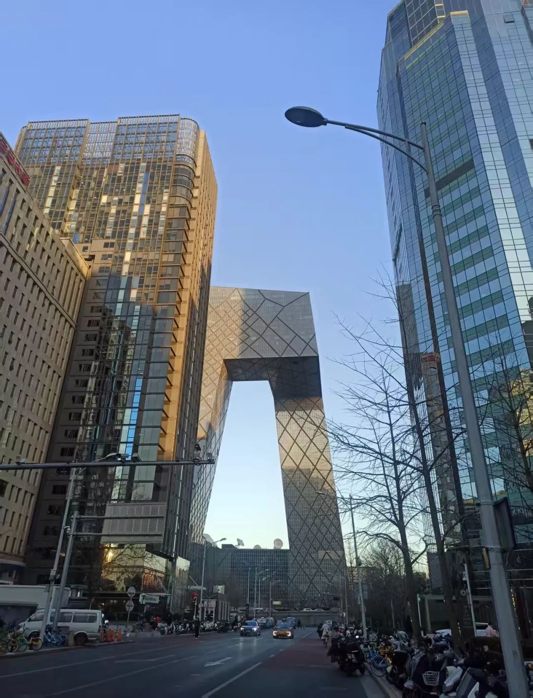 图 | 晓航“上班”的北京国贸CBD