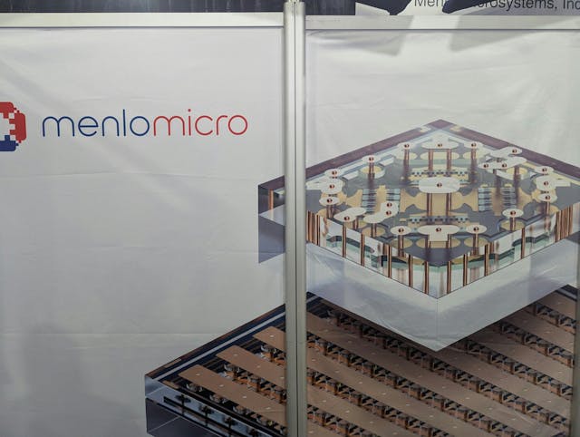 图2. Menlo 的微继电器阵列使用传统的光刻成型 2D 互连和高导电电镀通孔的组合进行连接。