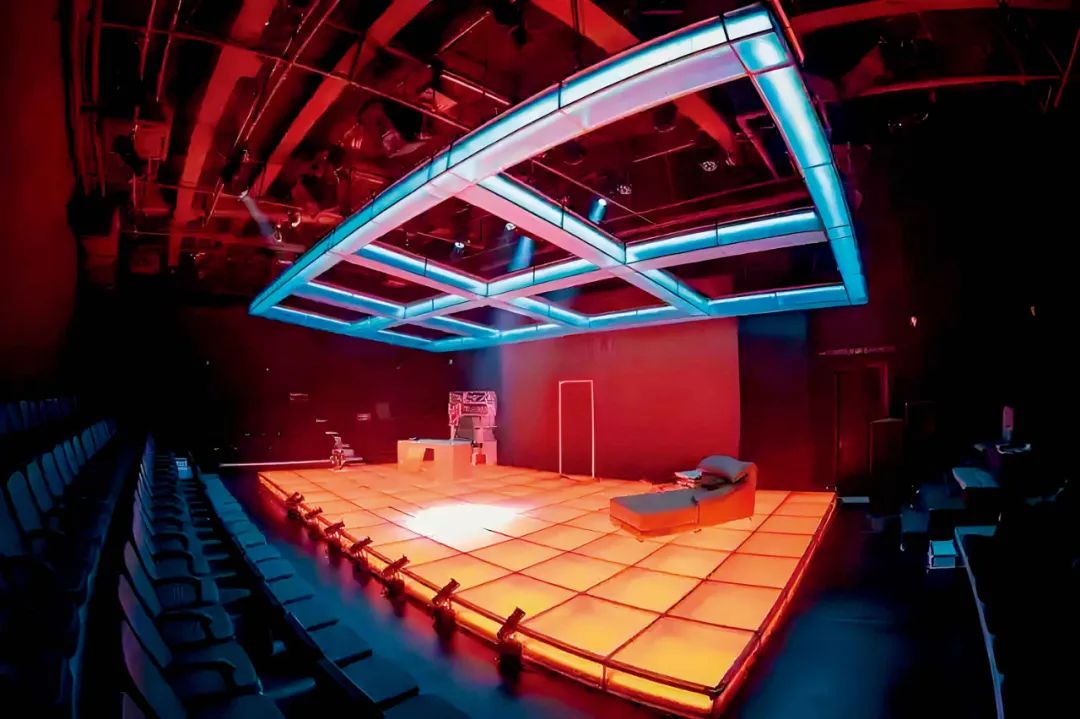 亚洲大厦里的方寸剧场。图/ “一台好戏”供