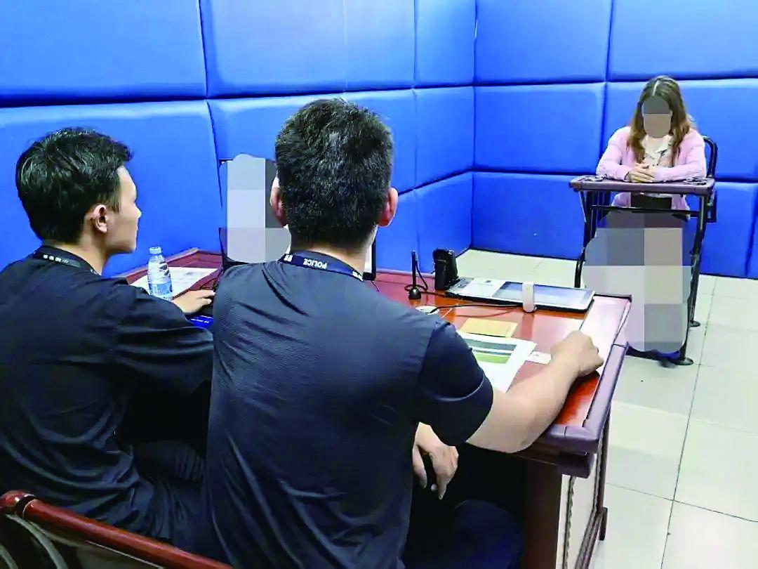 吴某某接受调查 据央视新闻