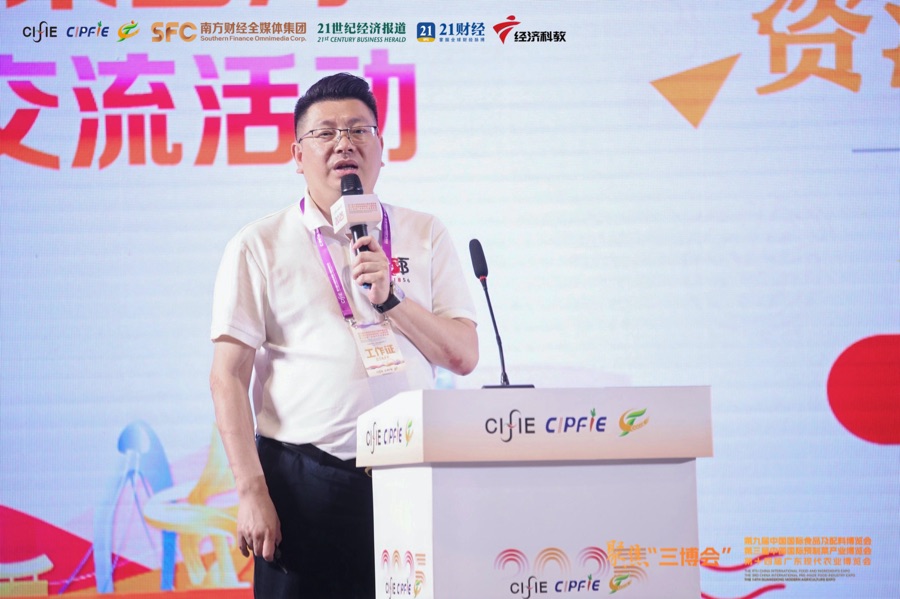 会上，东莞预制菜协会秘书长王东带来了一场海外共享工厂探索的主题分享。程浩 摄