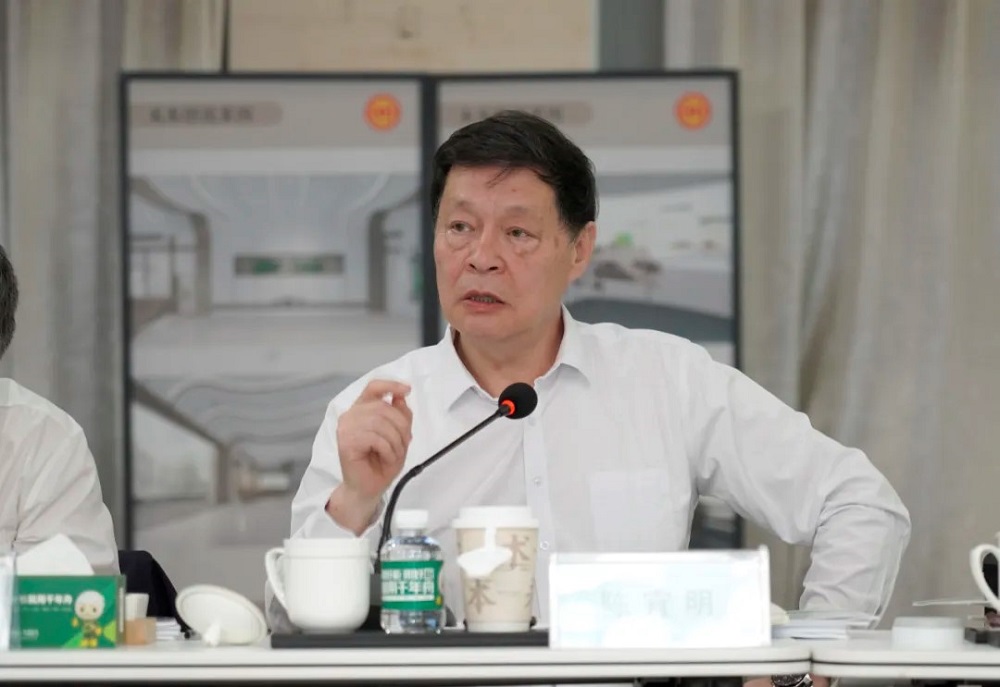 图：中国房地产业协会会长陈宜明