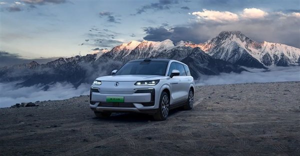 腾势 N9，行为比亚迪高端化的关键一环，也思跟理思 L9 和问界 M9 掰掰手腕｜图片开首：腾势官网
