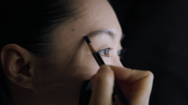 EOS C400优秀的动态范围和三基础ISO，能在暗光环境有效控制噪点，保留画面细节层次