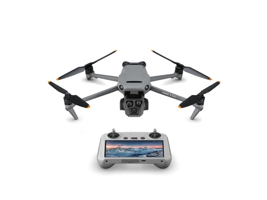 图为：大疆Mavic 3 Pro 标准套装（DJI RC 遥控器）高清实拍图