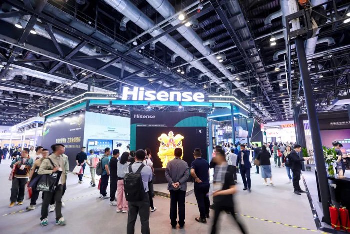 HESENSE商业展示发布了P65 Pro激光工程投影仪，该投