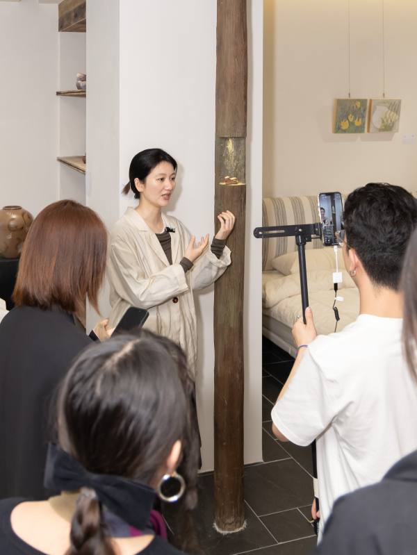 ▲画家·器物作者 于平惠子