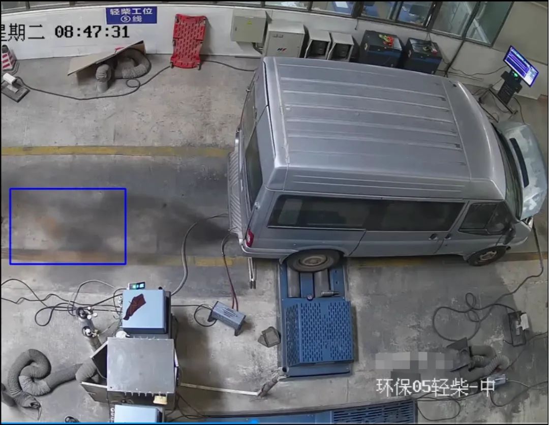 AI系统识别冒黑烟车辆。受访者供图