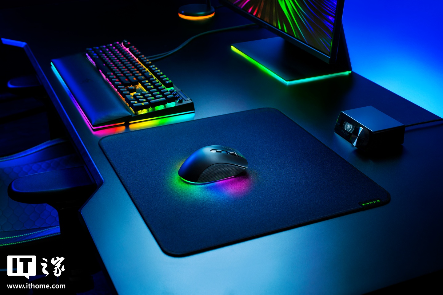 京东雷蛇 Pro Click V2 Vertical 人体工学鼠标999 元直达链接