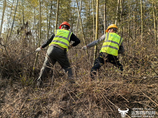 （移动技术人员深山建网）