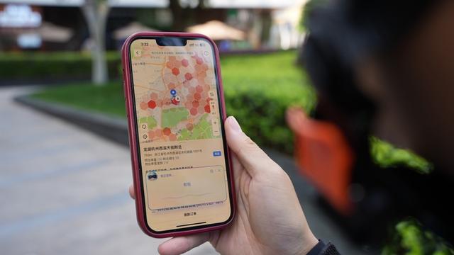 图说：“小饿”会推荐订单更多的区域，让骑手有更多的接单机会