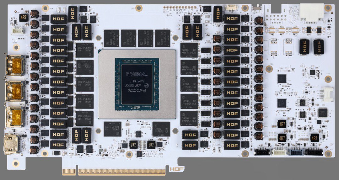 ▲ Plus-X 版 PCB，XOC 版在此基础上补全第二组 12V-2×6 接口
