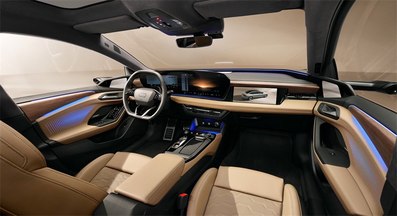 奥迪A6L e-tron三屏联动，构建出视觉清晰的“数字舞台”