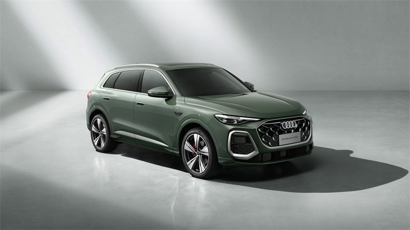 一汽奥迪A5L和全新奥迪Q5L上海车展同台亮相，开启智能豪华出行新篇章